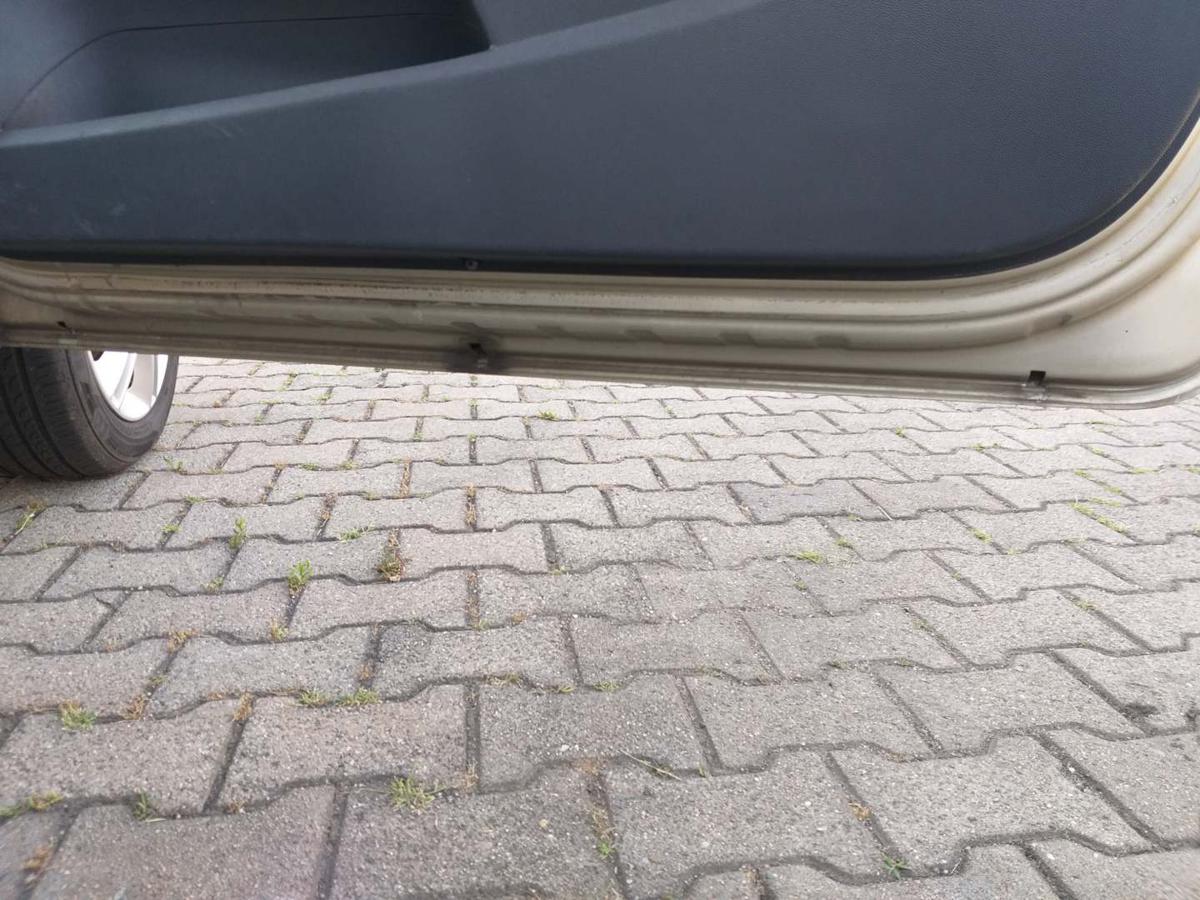 Opel Corsa D original Tür vorn rechts Champagnersilber Z40M 3-Türer Bj.2007